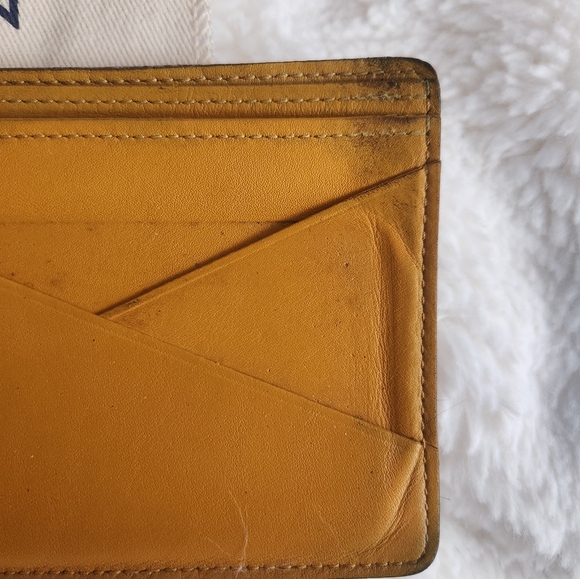 Louis Vuitton Men's bifold Damier Wallet in Yellow/Mustard - Picture 4 of 7